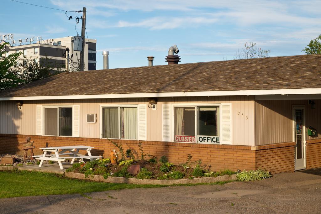 סאולט סאינטה מארי Northlander Motel מראה חיצוני תמונה