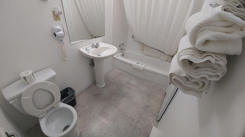 סאולט סאינטה מארי Northlander Motel מראה חיצוני תמונה